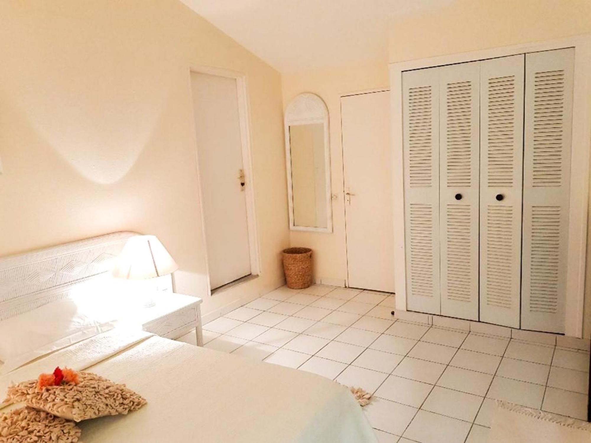 Appartement Les Yuccas, Vue Sur La Mer Et Les Montagnes Le Gosier  Bagian luar foto