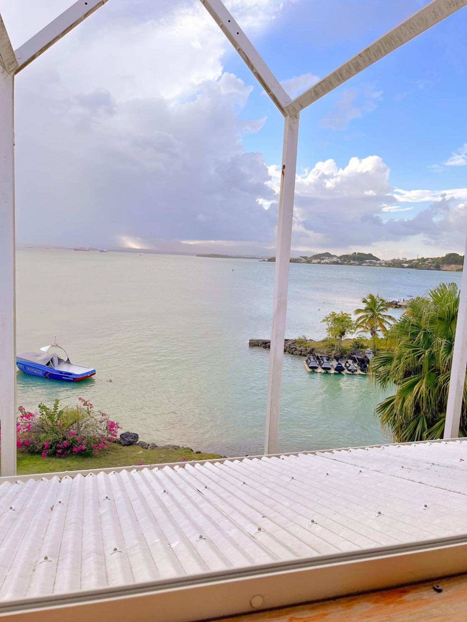 Appartement Les Yuccas, Vue Sur La Mer Et Les Montagnes Le Gosier  Bagian luar foto